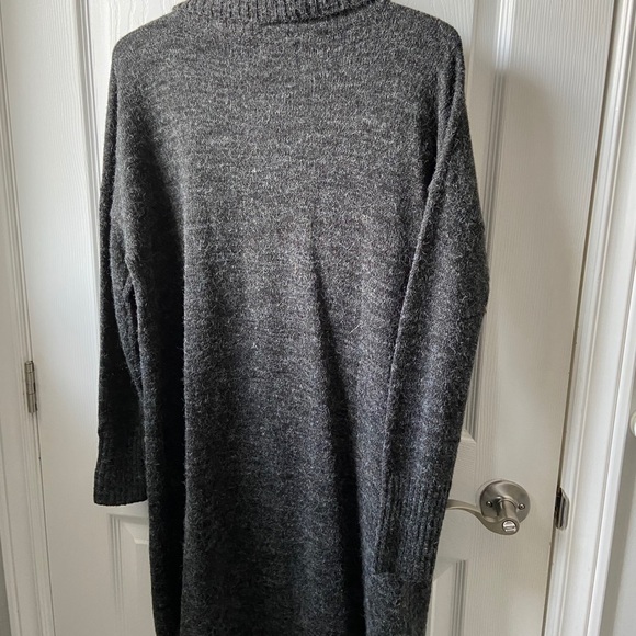 Ladies long sweater - Picture 2 of 2